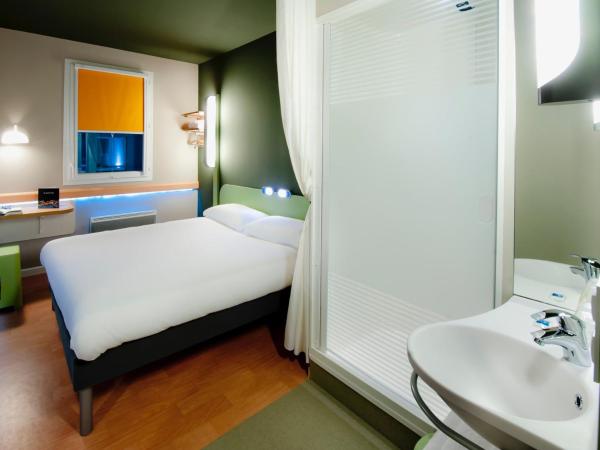 ibis budget Brest Centre Port : photo 6 de la chambre chambre triple avec 1 lit double et 1 lit superposé