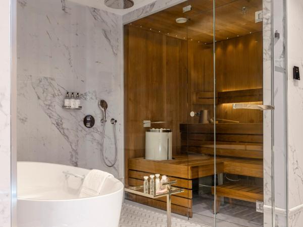 The Hotel Maria - Preferred Hotels & Resorts : photo 7 de la chambre the penthouse suite with sauna