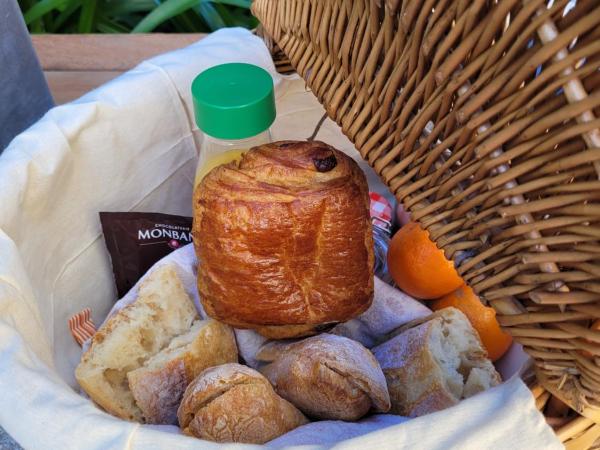 A n n e x e : photo 9 de la chambre chambre lit king-size - vue sur piscine