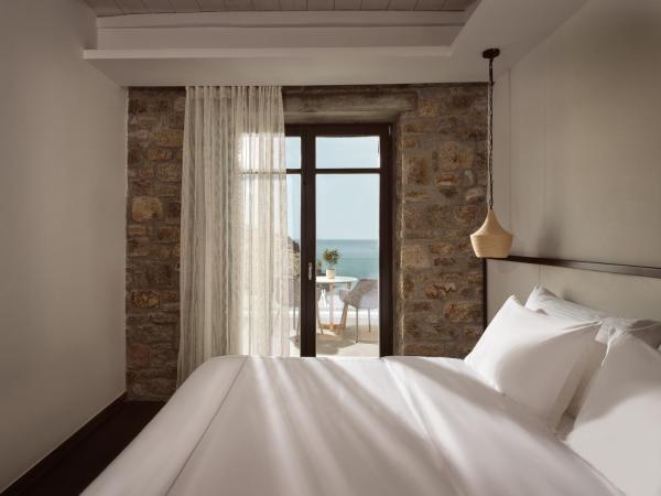 Semeli Coast Mykonos Curio Collection by Hilton : photo 9 de la chambre suite 2 chambres avec spa