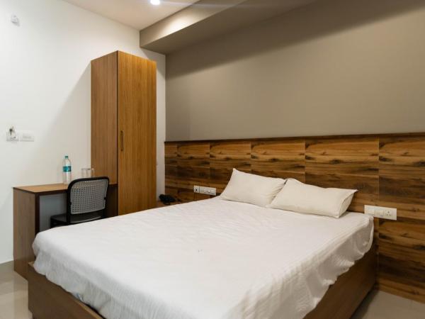 Aryaas Residency Nettoor : photo 1 de la chambre chambre double standard