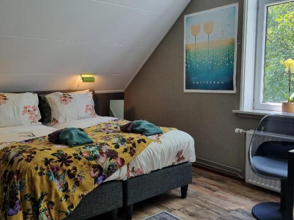 City Farmer-Amsterdam, Stay, Inn, Loft, Bed, Bike and Breakfast : photo 1 de la chambre chambre deluxe double ou lits jumeaux