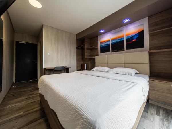 Hôtel La Rocade : photo 3 de la chambre chambre lit king-size deluxe