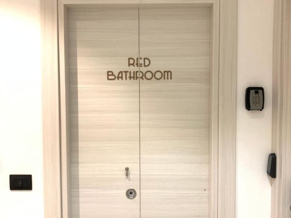 DROOMS 4,0 domotic smart self 24h,7 vicino treni Porta Susa e Centro Storico : photo 5 de la chambre chambre double avec salle de bains privative extérieure