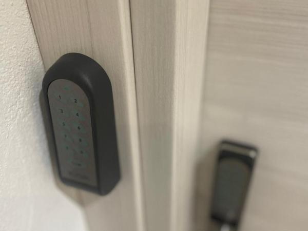 DROOMS 4,0 domotic smart self 24h,7 vicino treni Porta Susa e Centro Storico : photo 9 de la chambre chambre deluxe