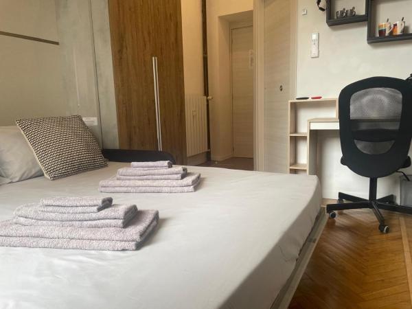 DROOMS 4,0 domotic smart self 24h,7 vicino treni Porta Susa e Centro Storico : photo 1 de la chambre chambre deluxe