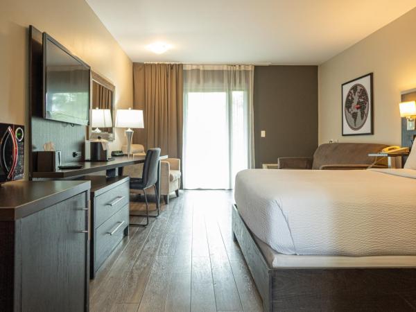 Ramada by Wyndham Ottawa On The Rideau : photo 5 de la chambre chambre deluxe avec 1 lit queen-size - côté rivière - non-fumeurs