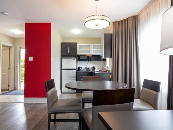 Ramada by Wyndham Ottawa On The Rideau : photo 6 de la chambre suite studio - accessible aux personnes à mobilité réduite - côté rivière - non-fumeurs