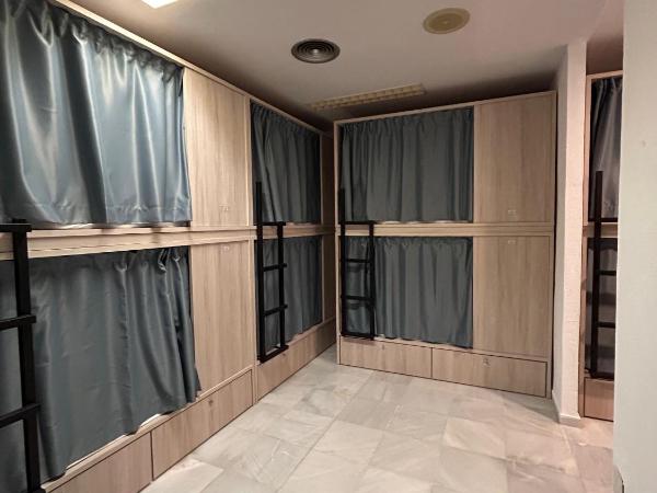 Hostel Sorolla Playa : photo 8 de la chambre lit simple dans dortoir pour femmes