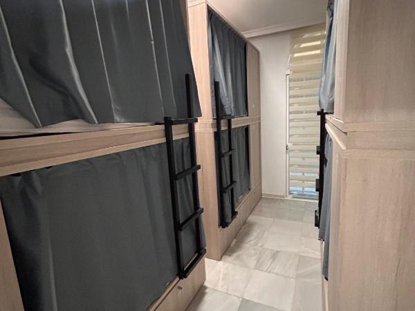 Hostel Sorolla Playa : photo 2 de la chambre lit dans dortoir mixte de 6 lits