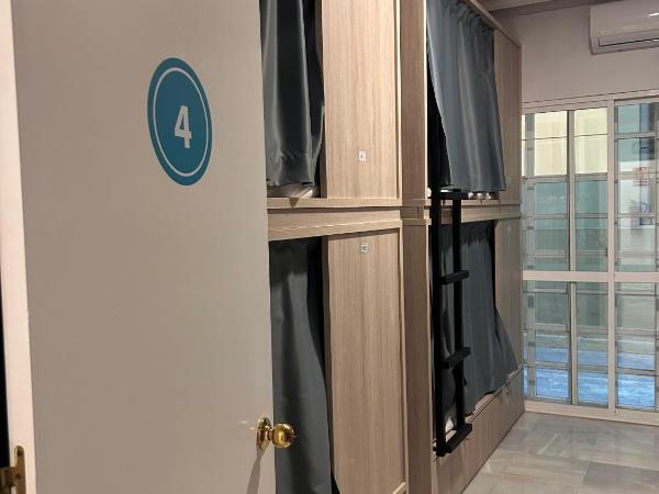 Hostel Sorolla Playa : photo 1 de la chambre lit dans dortoir mixte de 8 lits