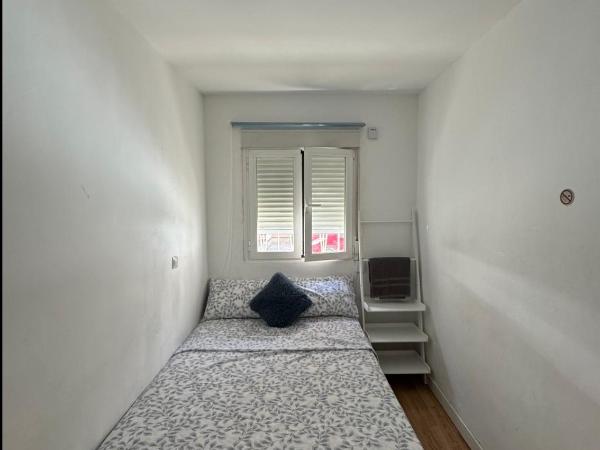 Habitación con baño compartido : photo 3 de la chambre chambre double standard avec salle de bains commune