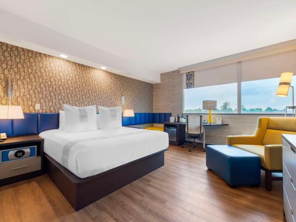 GLō Best Western Kanata Ottawa West : photo 1 de la chambre chambre lit king-size