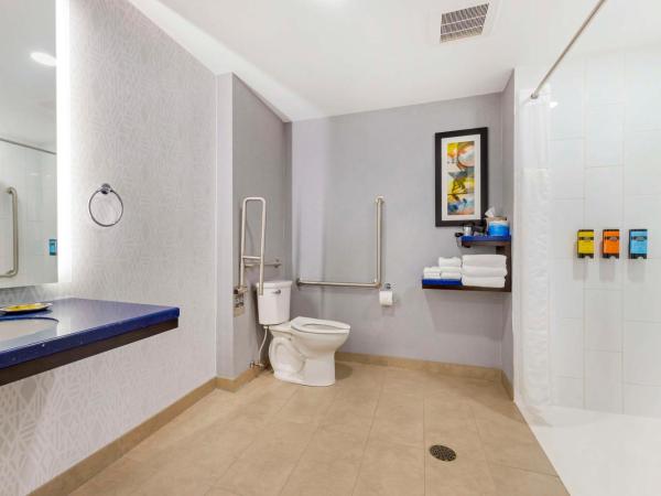 GLō Best Western Kanata Ottawa West : photo 4 de la chambre chambre avec 2 lits queen-size - accessible aux personnes à mobilité réduite