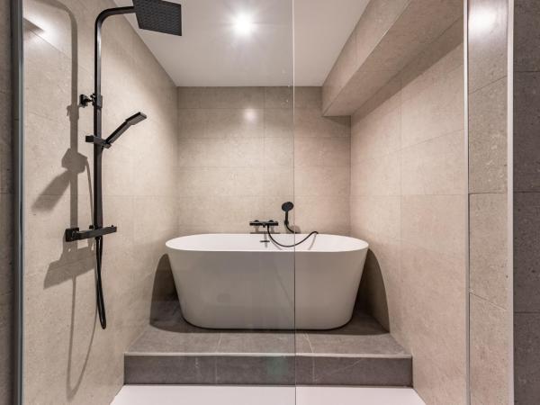 Arenal Suites Bilbao : photo 2 de la chambre chambre double deluxe avec baignoire