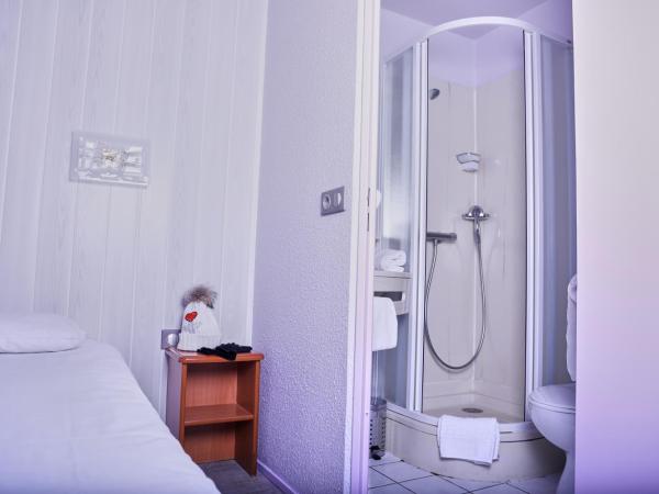 Brit Hotel Chambery : photo 5 de la chambre chambre double