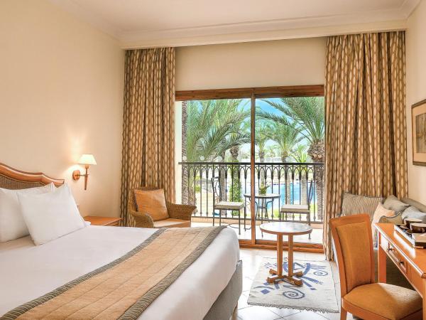 Mövenpick Resort & Marine Spa Sousse : photo 4 de la chambre chambre lit king-size classique - vue sur piscine