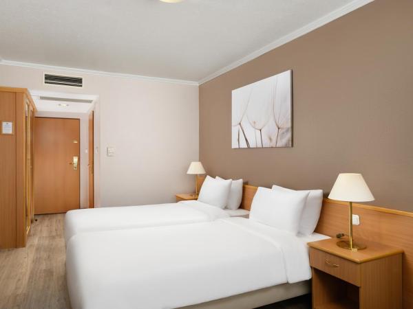 Danubius Hotel Arena : photo 2 de la chambre chambre lits jumeaux