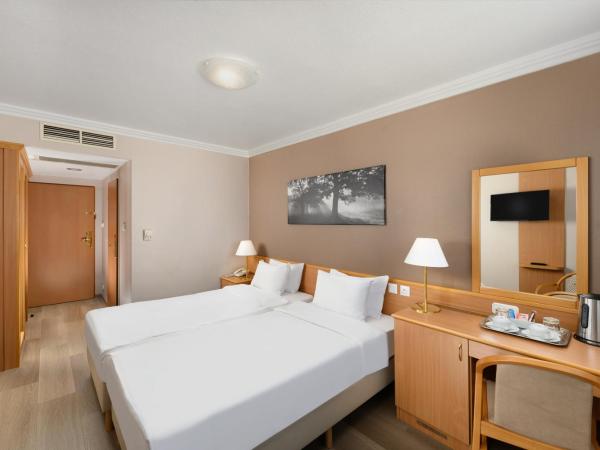 Danubius Hotel Arena : photo 4 de la chambre chambre lits jumeaux