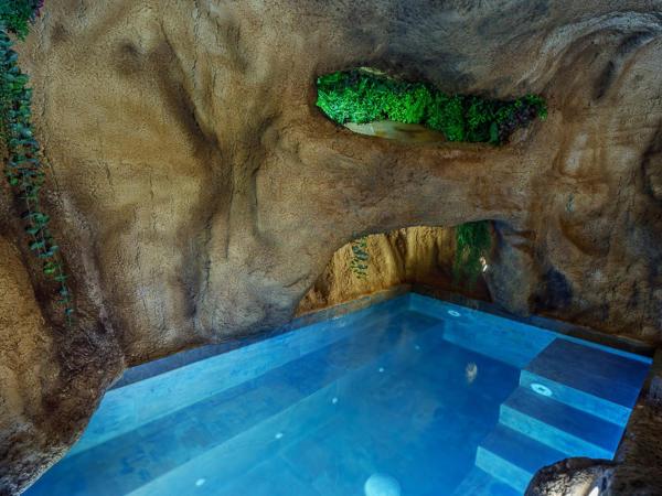 Love Room Evasion Duo : photo 2 de la chambre suite avec piscine privée