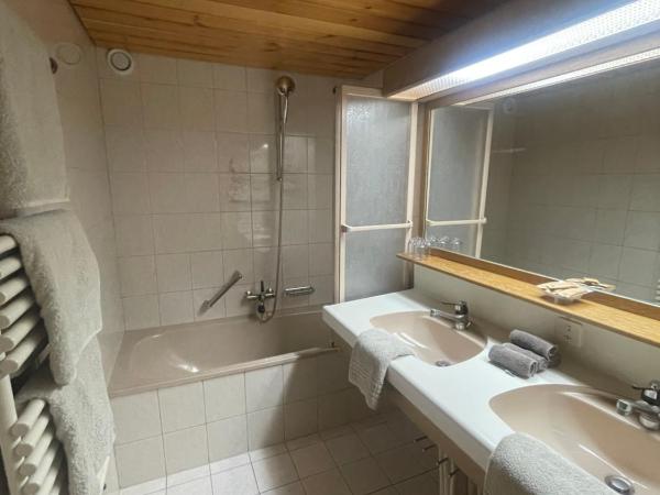 Hotel Edi : photo 2 de la chambre chambre familiale (2 adultes et 2 enfants)