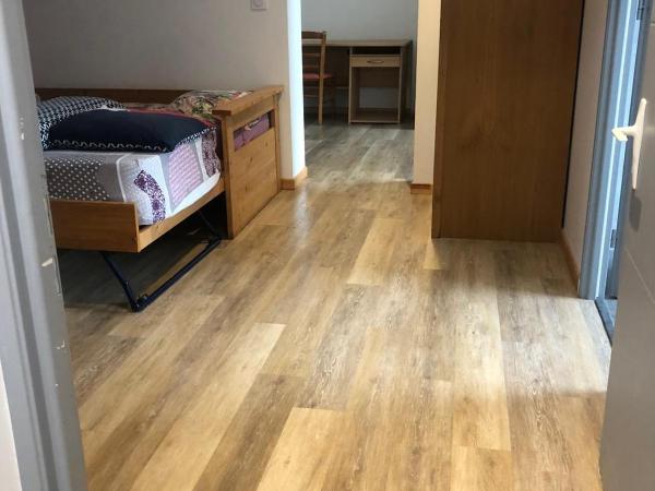 Manoir en Pierre Chartres : photo 2 de la chambre chambre familiale