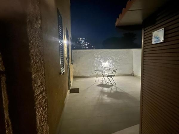 Mondello House : photo 2 de la chambre chambre double avec patio