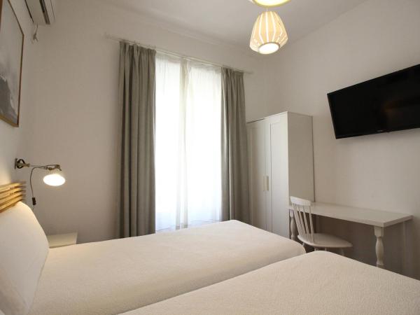 Las Atarazanas - Design Hostal : photo 3 de la chambre chambre lits jumeaux