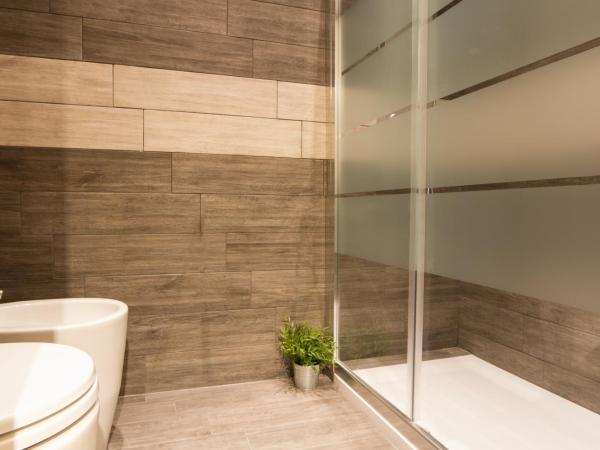 Romano Rooms : photo 5 de la chambre chambre double avec salle de bains privative