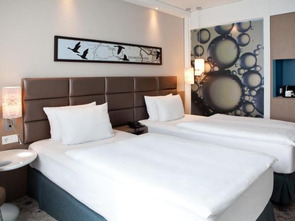 Holiday Inn Berlin City East Side, an IHG Hotel : photo 7 de la chambre chambre lits jumeaux standard