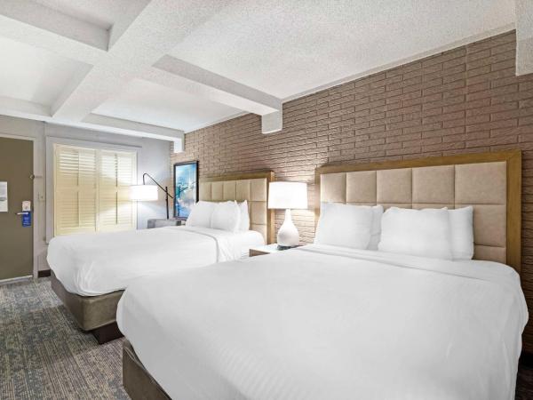 Best Western Savannah Historic District : photo 3 de la chambre chambre avec 2 grands lits queen-size 