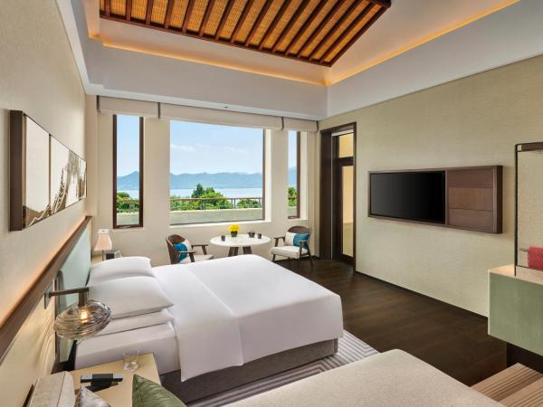 Park Hyatt Ningbo Resort & Spa : photo 3 de la chambre chambre lit king-size deluxe - vue sur lac