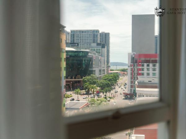 Stanton Gaya Hotel : photo 4 de la chambre chambre familiale