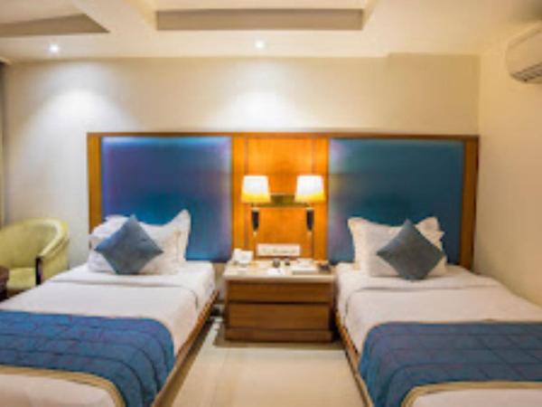 The Royale Senate, Hebbal, Bengaluru : photo 4 de la chambre chambre lits jumeaux standard