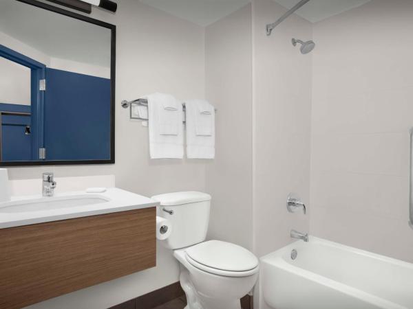 Spark By Hilton San Antonio Northwest Near Six Flags : photo 5 de la chambre chambre lit king-size