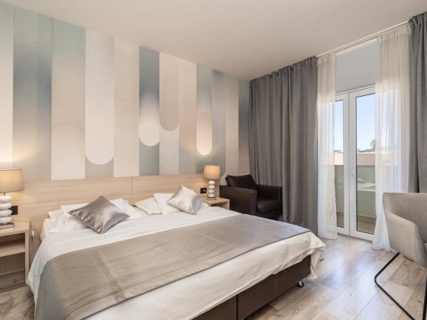 Berkeley Hotel : photo 4 de la chambre chambre double avec balcon - vue sur mer