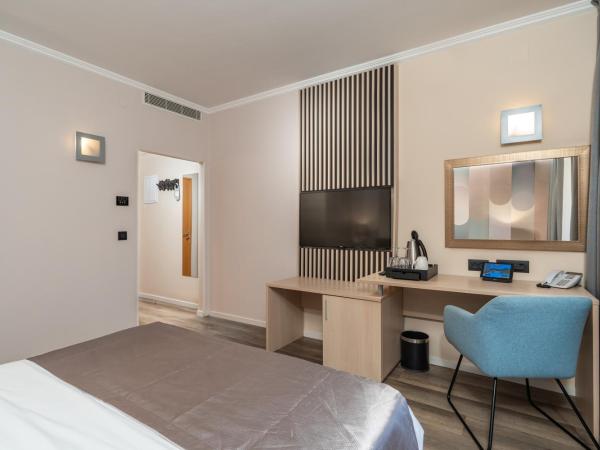 Berkeley Hotel : photo 8 de la chambre chambre double/lits jumeaux avec balcon


