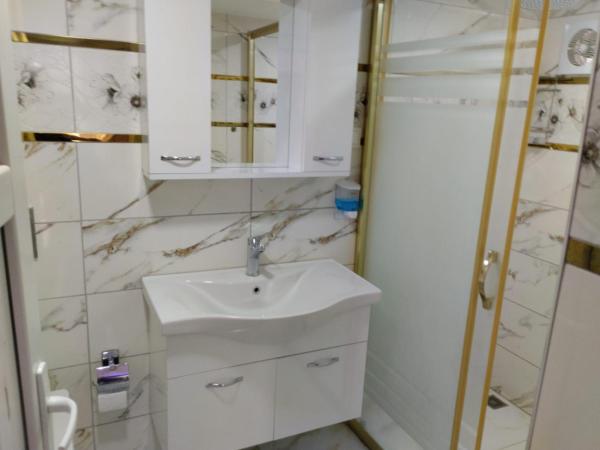 Atlas Pansıyon : photo 5 de la chambre chambre triple classique