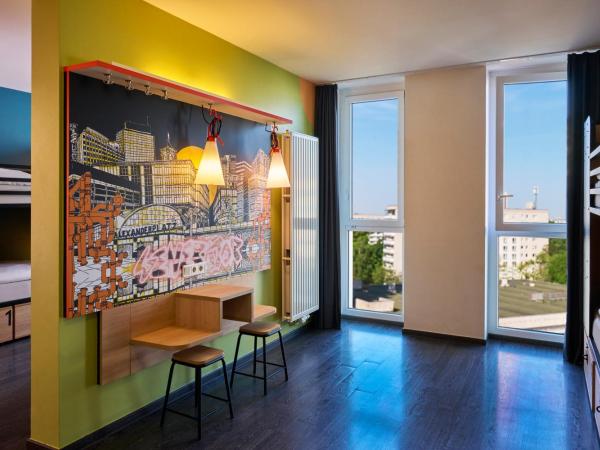 Generator Berlin Alexanderplatz : photo 1 de la chambre lit dans dortoir de 8 lits