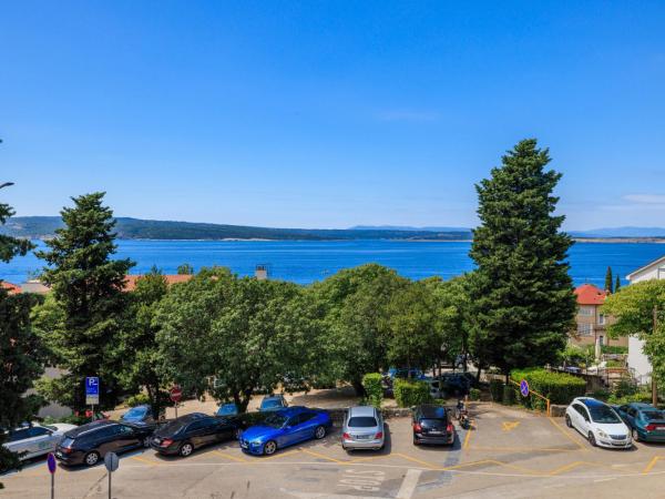VILLA ERIKA : photo 4 de la chambre chambre double ou lits jumeaux avec balcon