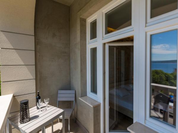 VILLA ERIKA : photo 5 de la chambre chambre double ou lits jumeaux - vue sur mer