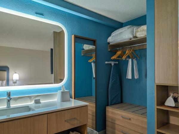 Homewood Suites by Hilton Oklahoma City Airport : photo 10 de la chambre studio lit king-size avec cuisine