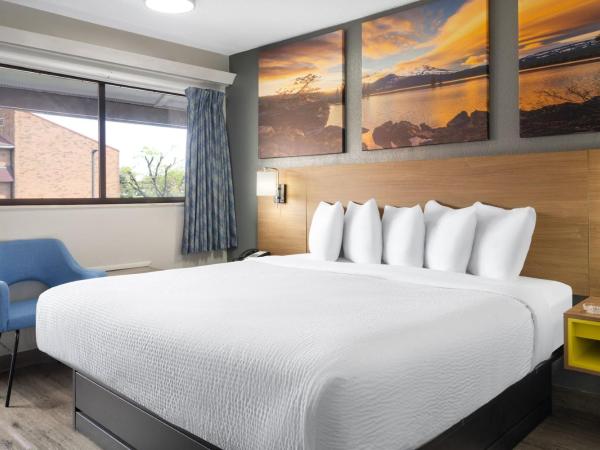 Days Inn by Wyndham Columbus Worthington : photo 3 de la chambre king corner room, smoking