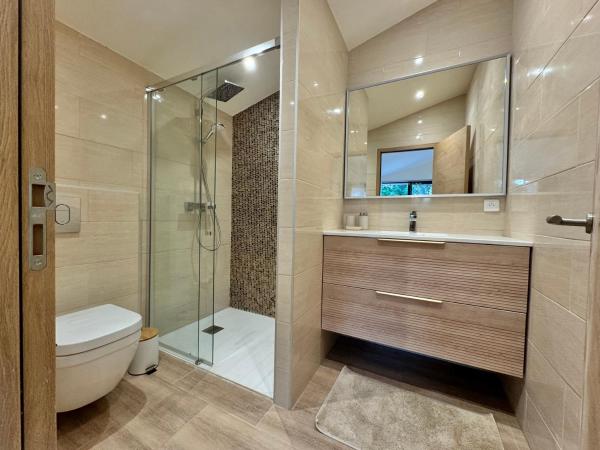 Villa La Source 83 - room close to St Tropez : photo 3 de la chambre suite avec terrasse 