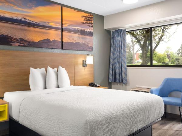 Days Inn by Wyndham Columbus Worthington : photo 3 de la chambre chambre queen d'angle - non-fumeurs