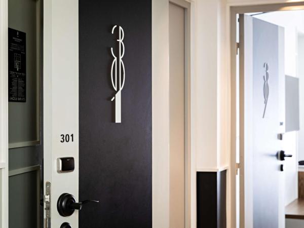 Best Western Premier The Blake Paris Gare Saint Lazare : photo 2 de la chambre chambre familiale avec chambres communicantes - non-fumeurs