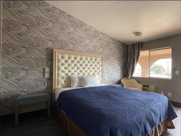 Crown Motel Downtown Fremont St : photo 2 de la chambre chambre lit king-size standard