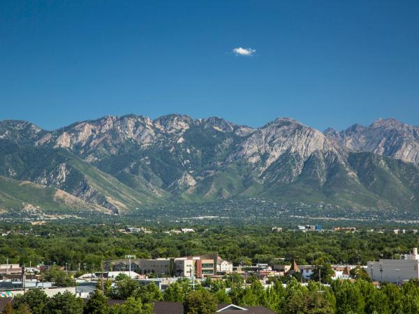 Sheraton Salt Lake City : photo 1 de la chambre club level, guest room, 2 double, balcony