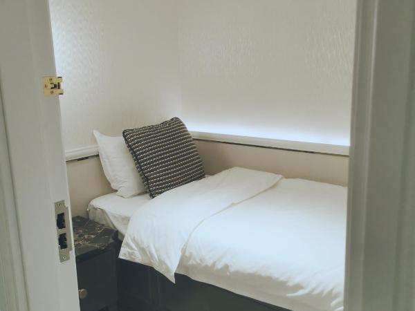 East Pacific Passenger Lounge - Departure area, 3rd floor : photo 5 de la chambre chambre simple