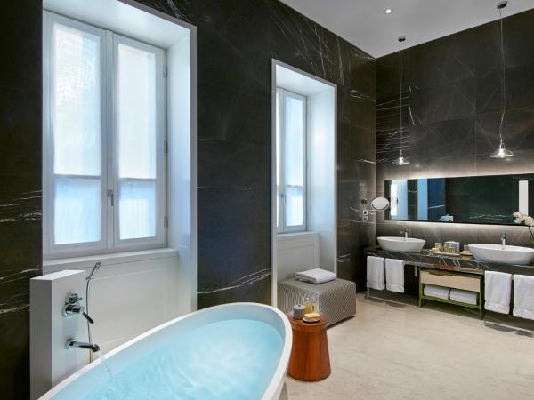 Mandarin Oriental, Milan : photo 3 de la chambre suite fornasetti